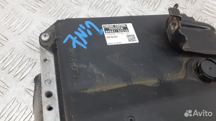Блок управления двигателем Toyota RAV4