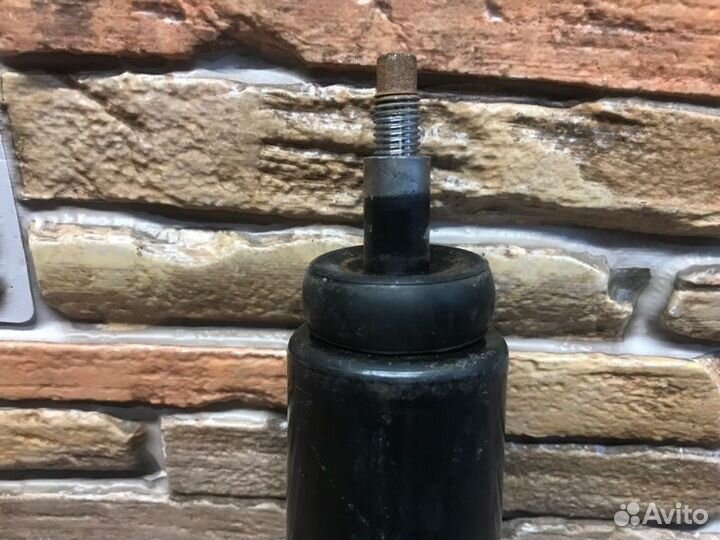 Амортизатор подвески передний Ваз Жигули 2104 2105