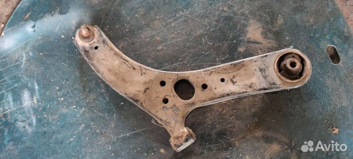 Рычаг правый в сборе Hyundai Solaris 2011-2016