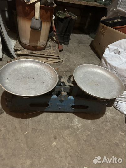 Весы с гирьками