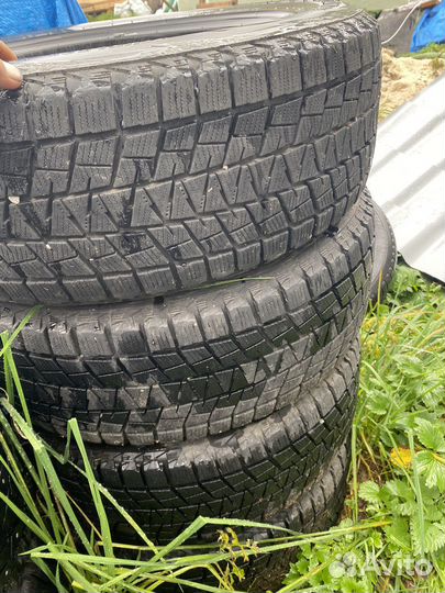 Bridgestone Blizzak DM-V1 225/60 R17