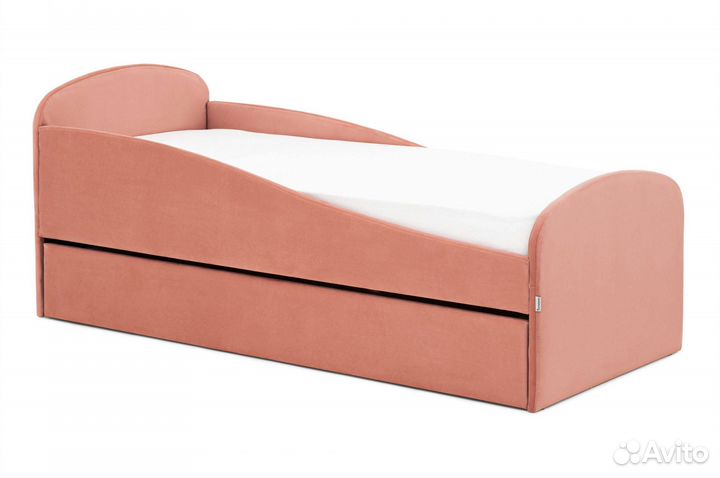 Кроватка с бортиком и ящиком. Велюр-пудровая