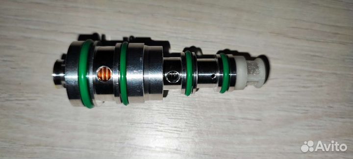 Клапан кондиционера жёлтый Opel Vw Gm