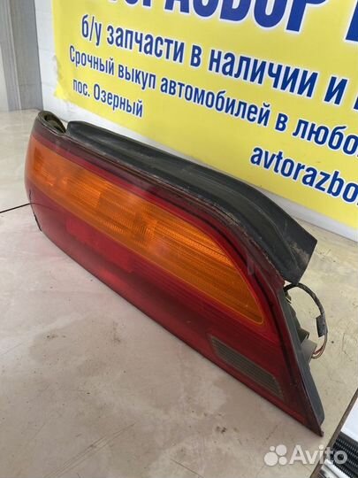 Фонарь задний левый Toyota Vista