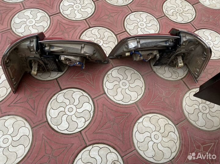 Lexus LX570 Задний фонарь