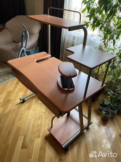 Компьютерный стол