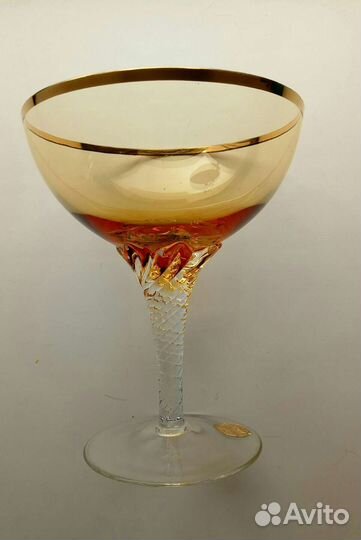 Стопки, рюмки, фужеры, стаканы