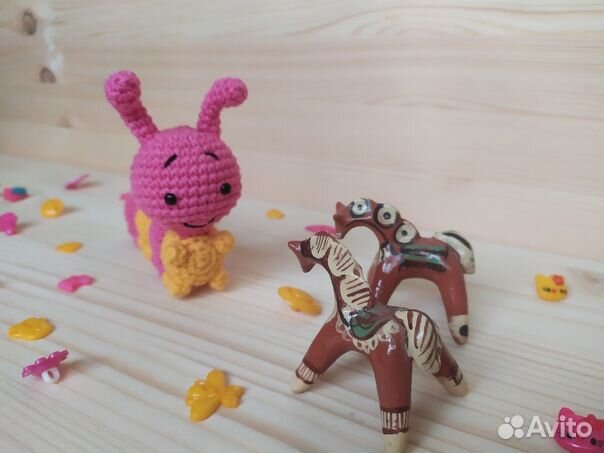 Гусеничка (вязанная игрушка)