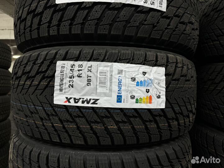 Zmax Winternova Stud II 235/45 R18