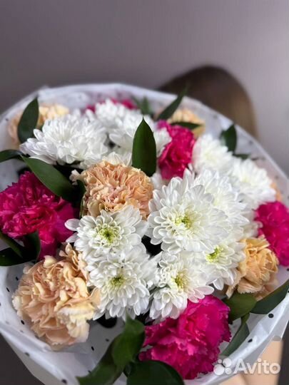 Букет из хризантемы и диантуса
