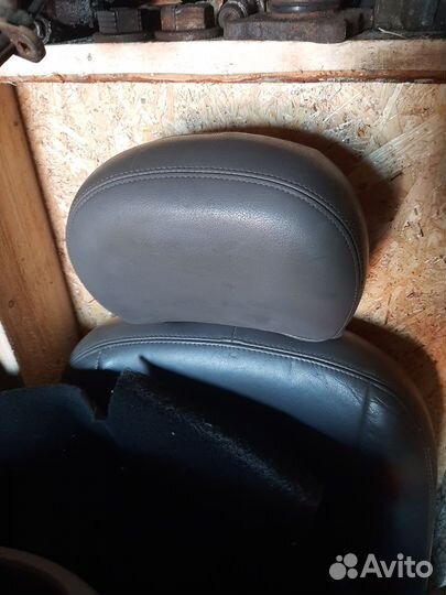 Подголовник переднего сиденья ford focus 1 кожа