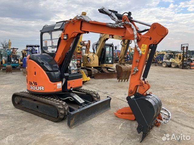 Мини-экскаватор Hitachi ZX30UR-5B, 2017