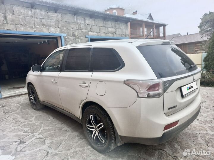 Mitsubishi Outlander 2.0 CVT, 2014, 73 000 км