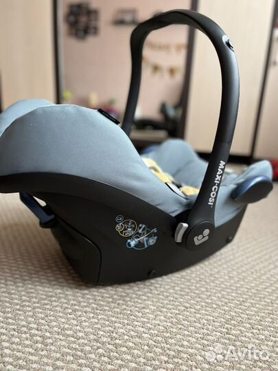 Автокресло 0+ (до 13 кг) Maxi-Cosi CabrioFix