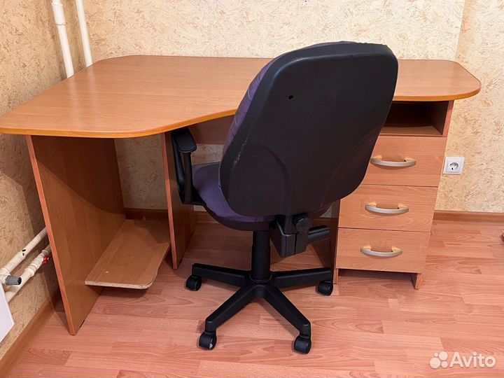 Компьютерный стол