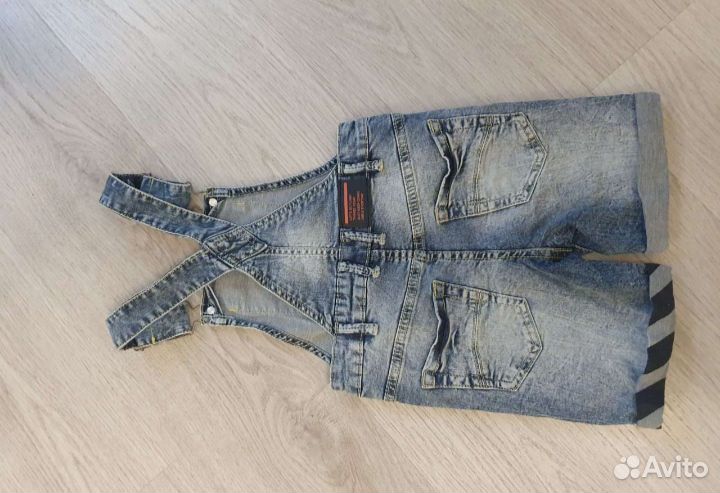 Джинсовые шорты