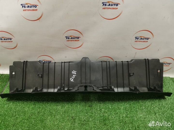 Накладка замка багажника задняя Mazda 3 хетчбэк BM