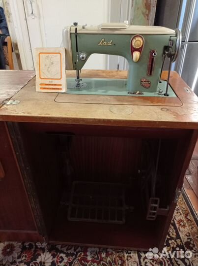 Швейная машина LADA T237