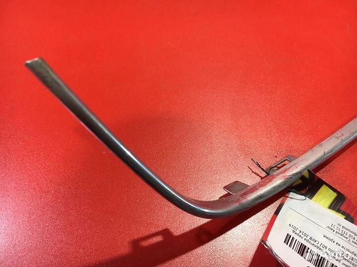 Молдинг решетки радиатора передний Volkswagen Polo