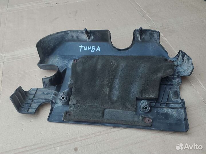 Декоративная крышка двигателя Nissan tiida C11