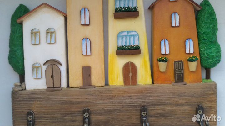 Ключница настенная деревянная