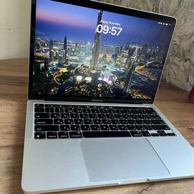 MacBook Pro 13 2022 M2 256 Гб. Обмен на ноут