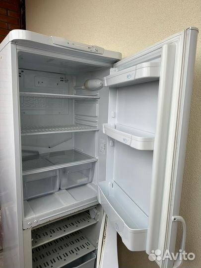 Холодильник бу indesit