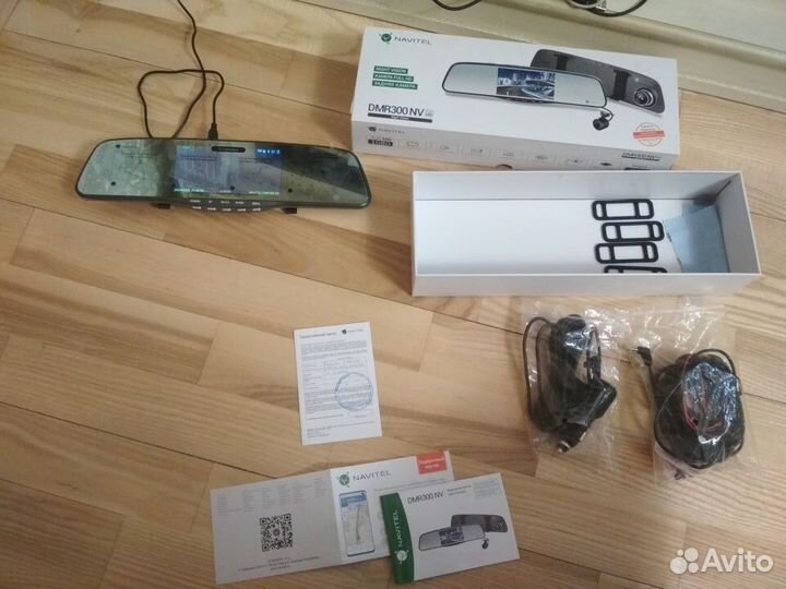 Видеорегистратор зеркало navitel DMR300NV 2 камеры