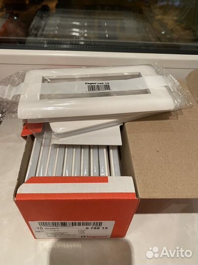 Рамка Legrand Mosaic 5 м гор. белая (арт. 078815)