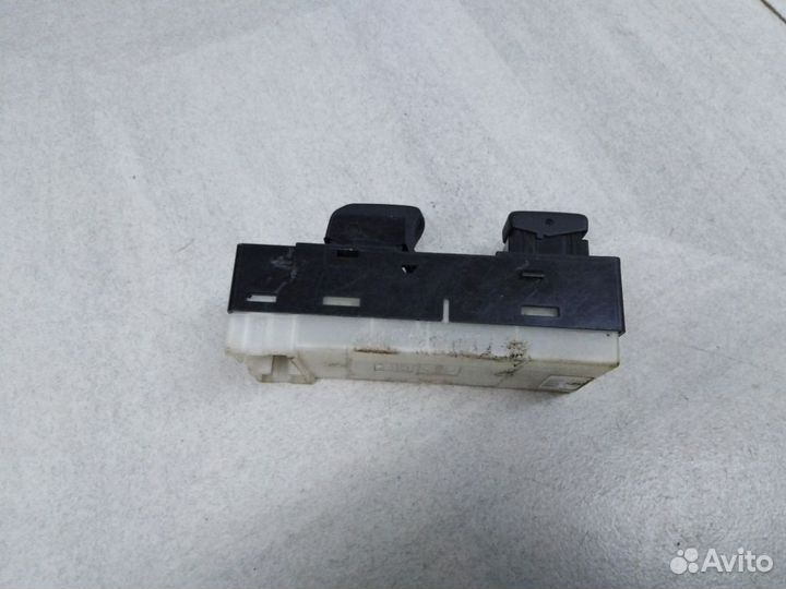 Блок управления стеклоподъемниками