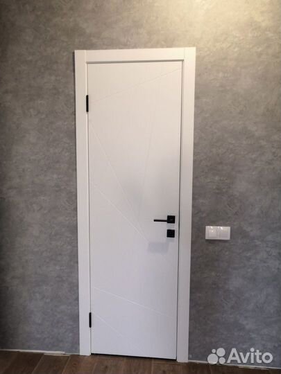 Межкомнатные двери белые геометрия