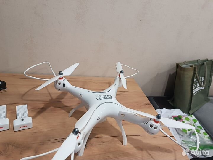 Квадрокоптер с камерой syma X8Pro