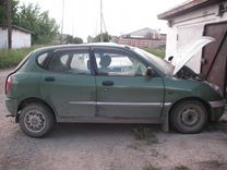 Daihatsu Storia 1.0 AT, 1998, битый, 168 000 км, с пробегом, цена 55 000 руб.