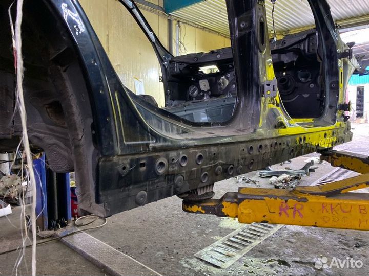 Порог кузова передний правый Bmw X1 E84 N46B20BD