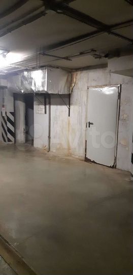 Машиноместо, 25 м²