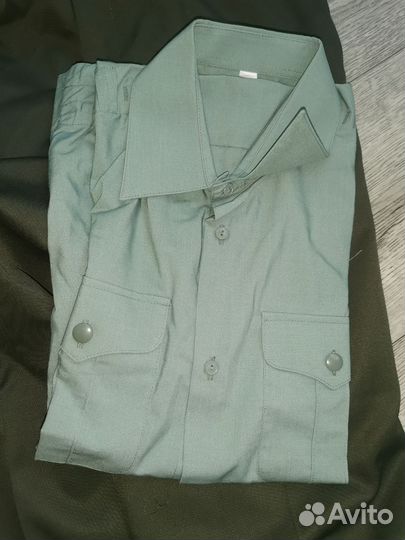 Военная форма, пиджак, брюки две рубашки и шарф