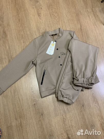 Костюм женский спортивный 46