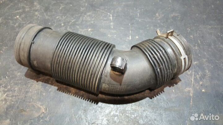 Патрубок воздушного фильтра Audi Q7 4L 4.2 BAR 06