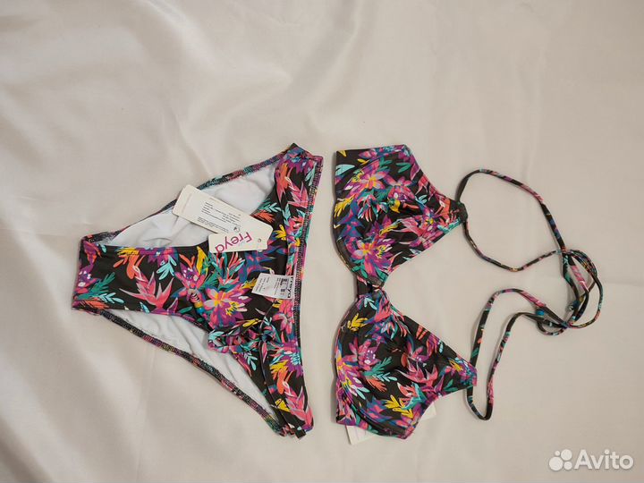 Купальники новые 75б-75с. Frey