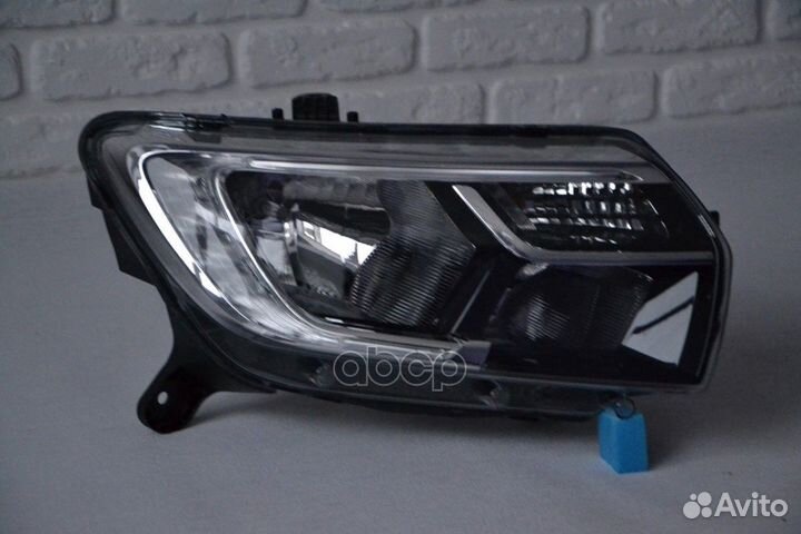 Фара правая Logan 2 LED 2017- 260100437R renault