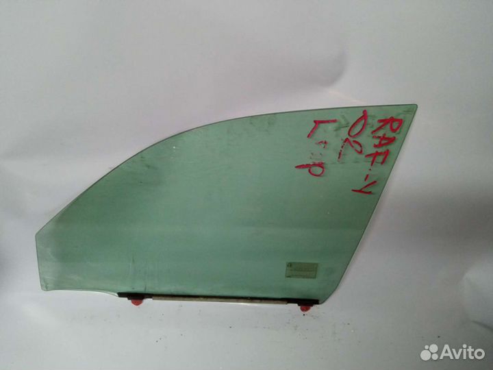 Toyota RAV4 2002 г дверные кузовные стёкла