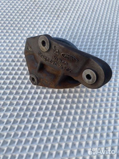 Кронштейн правого привода ford focus 1 1.8 zetec