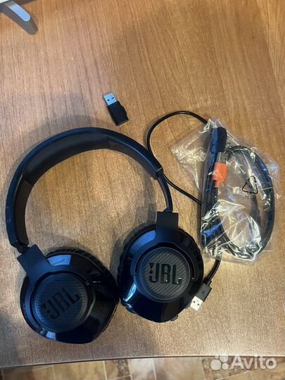Беспроводные наушники jbl