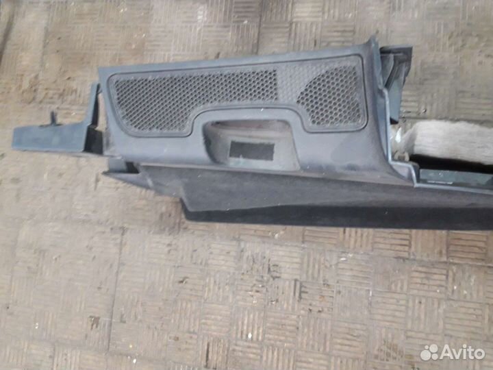 Обшивка багажника правая Porsche cayenne 958