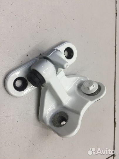 Петля двери задняя правая верхняя