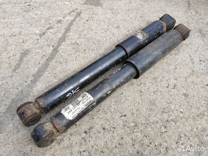 Амортизаторы задние на Opel Signum