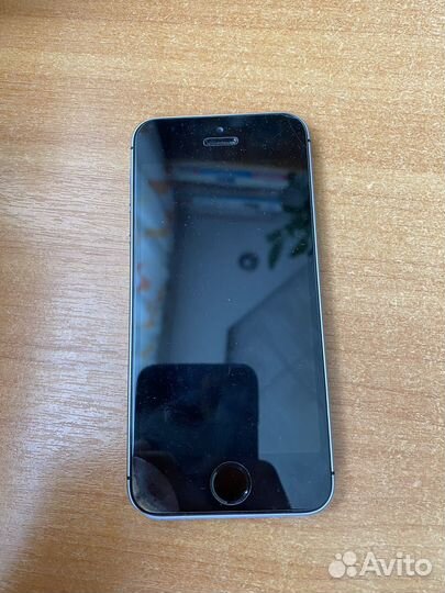 iPhone SE, 16 ГБ