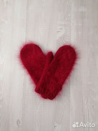 Шапка, снуд и варежки женские