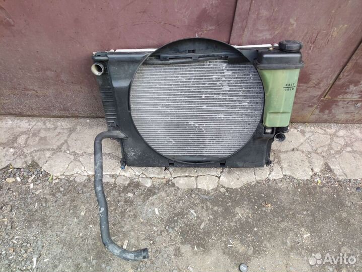 Радиатор М5 е39