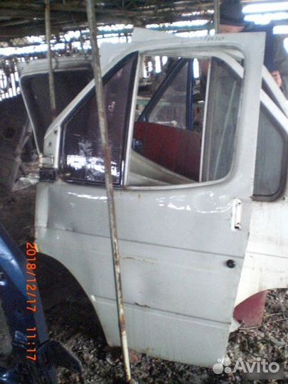 Дверь передняя Ford Transit